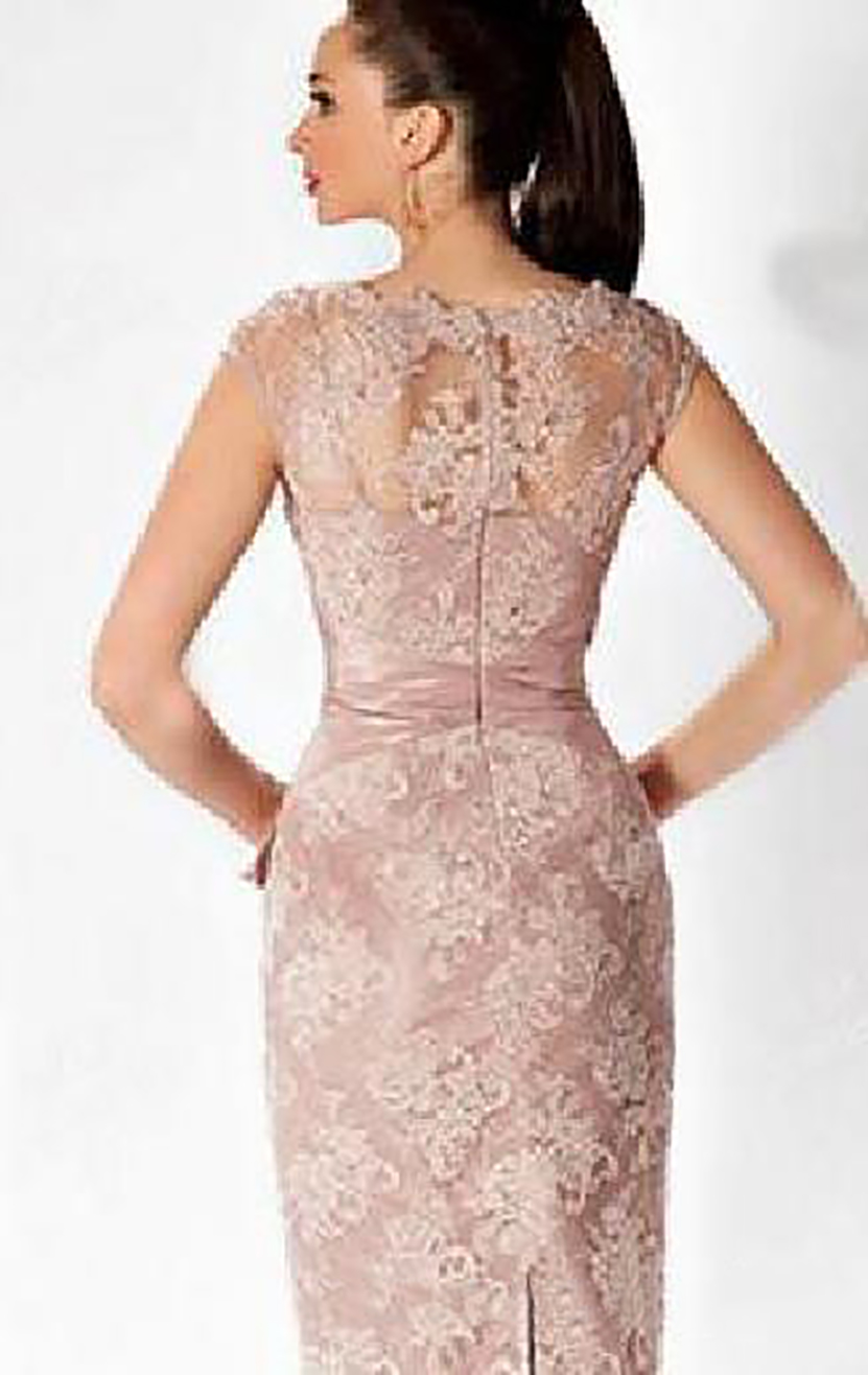 2023 Blush Pink Sheath Lace Mother of the Bride Dresses Knee Length Beaded Sash Scoop Neckline Cap Sleeve Short Sheer Formal Evening Gowns