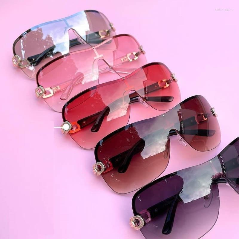 Sunglasses 2023 Elegant Women Oversized Rimless Trend Luxury Large Arc Shaped Rhinestone Female Men Gafas De Sol
Sunglasses 2023 Elegant Women Oversized Rimless Trend Luxury Large Arc Shaped Rhinestone Female Men Gafas De Sol