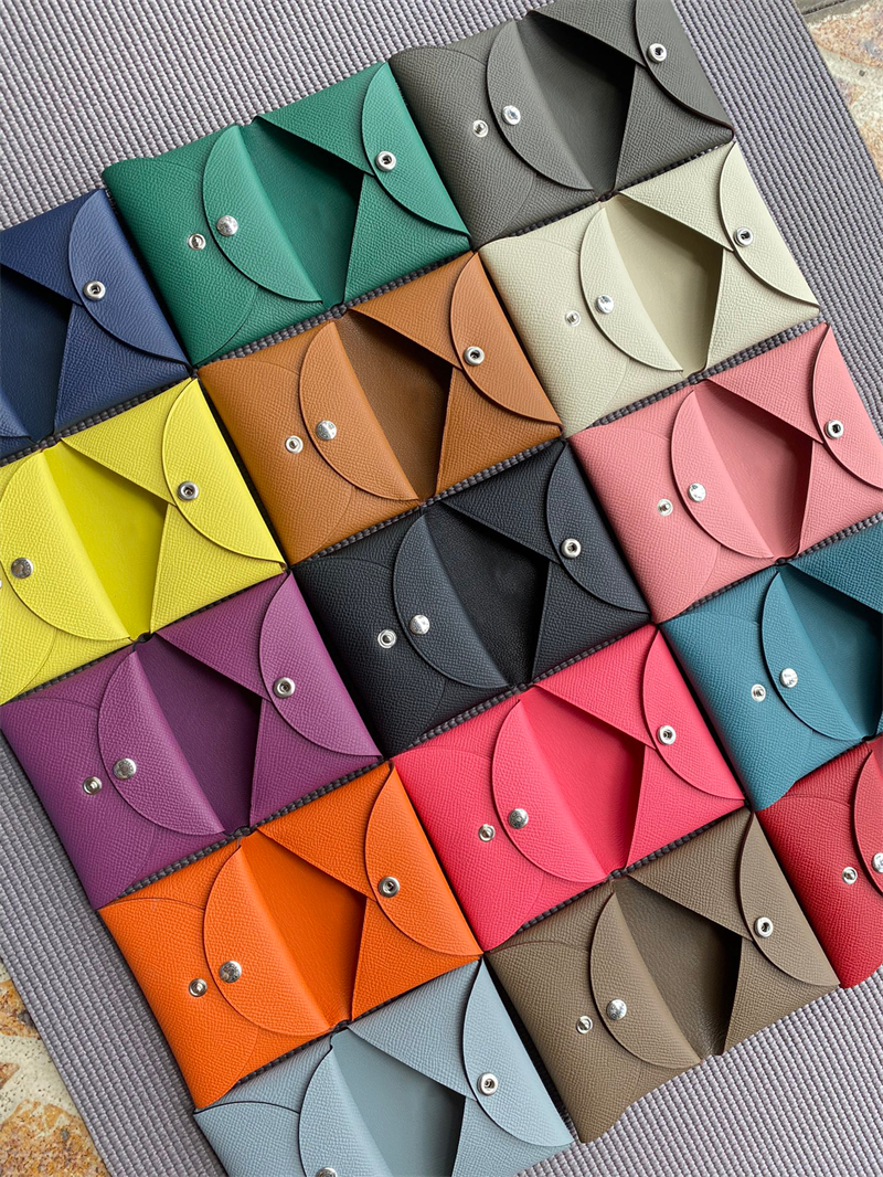 Calvi Duo Compact Card Holder Classic Brand Wallets H Designer Passport Card Bag Woman Imported Epsom Leather Buckle Gogon Top Bearn Wallet Genuine Luxury new 23
Calvi Duo Compact Card Holder Classic Brand Wallets H Designer Passport Card Bag Woman Imported Epsom Leather Buckle Gogon Top Bearn Wallet Genuine Luxury new 23