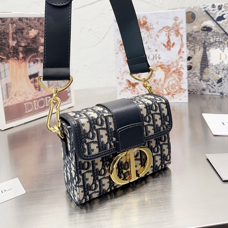 Dior Bag Fashion Brand Bag Classic Logo Mini Designer Crossbody Bag With Box, Black
Dior Bag Fashion Brand Bag Classic Logo Mini Designer Crossbody Bag With Box, Black
