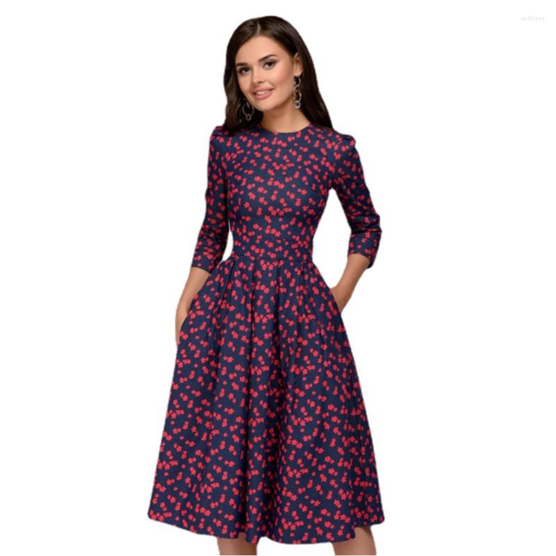 Casual Dresses 2023 Autumn And Winter Women' A-line Pengpeng Skirt Vintage Small Floral Seven-point Sleeve Crew Neck Dress, Red
Casual Dresses 2023 Autumn And Winter Women' A-line Pengpeng Skirt Vintage Small Floral Seven-point Sleeve Crew Neck Dress, Red