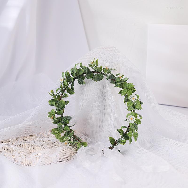Headpieces Children Headwear Garland Wedding Dress Mori Girl Seaside Vacation Simulation Flower Headband Ornaments Hair Accessories
Headpieces Children Headwear Garland Wedding Dress Mori Girl Seaside Vacation Simulation Flower Headband Ornaments Hair Accessories
