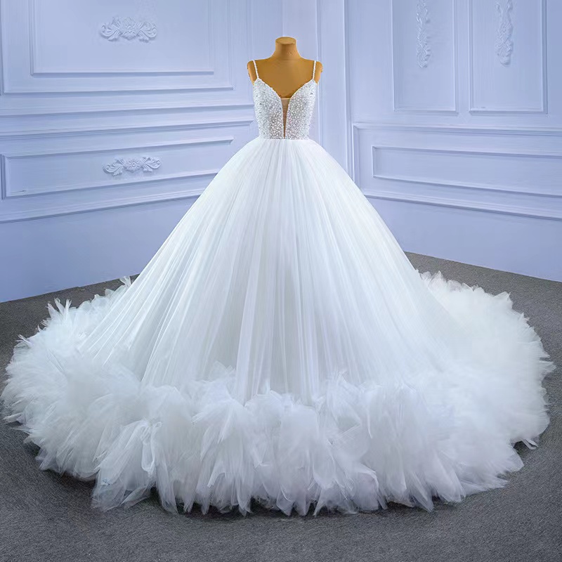 2023 Crystal Beading Wedding Dress With beaded big train A Line Bridal Gowns Sweep Train Arabic Aso Ebi Luxurious Beaded Crystals Wed Dresses