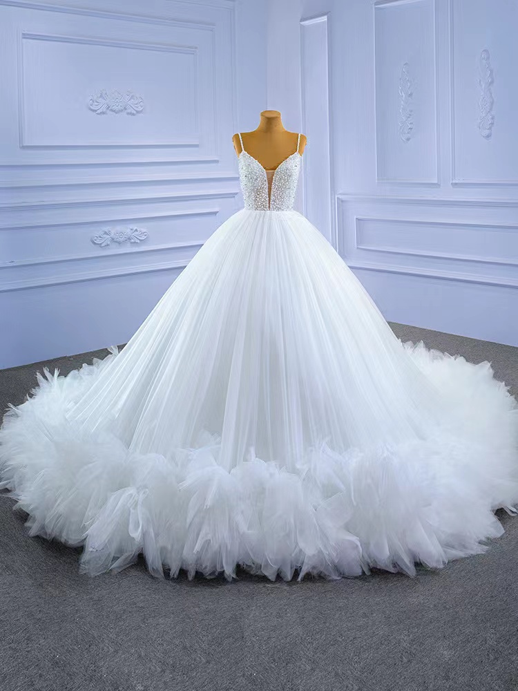 2023 Crystal Beading Wedding Dress With beaded big train A Line Bridal Gowns Sweep Train Arabic Aso Ebi Luxurious Beaded Crystals Wed Dresses