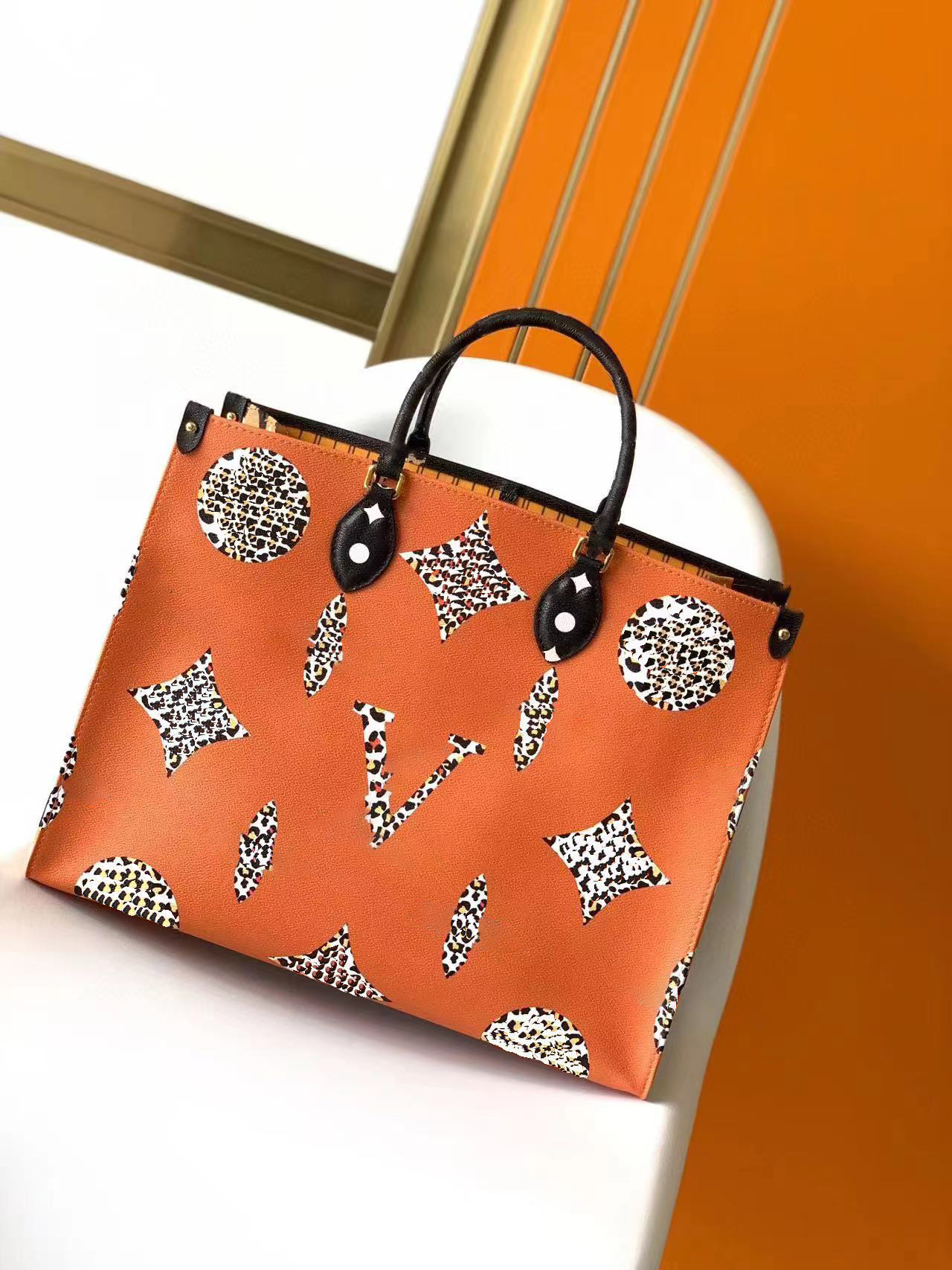 Designer Bag Large Jungle Limited Series Tote Bag Tote Jungle details Double-sided can back classic brown with leopard elements not easy to bump bag
Designer Bag Large Jungle Limited Series Tote Bag Tote Jungle details Double-sided can back classic brown with leopard elements not easy to bump bag