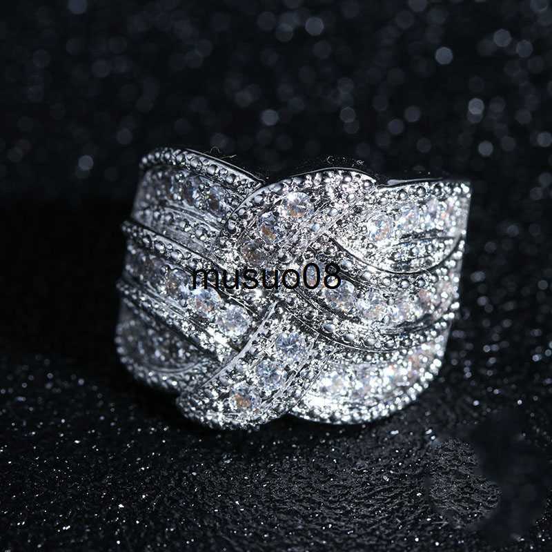 Band Rings Luxury Big 925 Sterling Plata Rings with CZ Zircon Stone for Women Fashion Weave Winding Wedding Engagement Rings Jewelry Gift J230602
Band Rings Luxury Big 925 Sterling Plata Rings with CZ Zircon Stone for Women Fashion Weave Winding Wedding Engagement Rings Jewelry Gift J230602