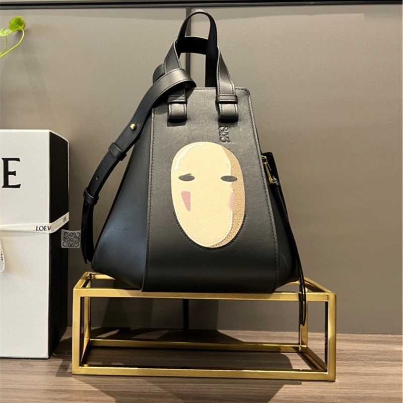 Loews Autumn New Style Same Style Cowhide Handheld One Shoulder Crossbody Bag Versatile, Black5
Loews Autumn New Style Same Style Cowhide Handheld One Shoulder Crossbody Bag Versatile, Black5