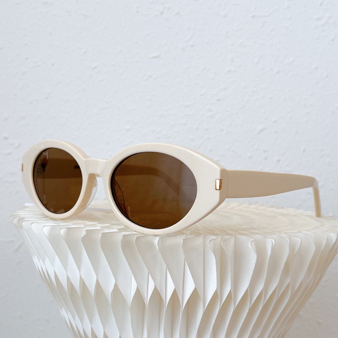 Sunglasses Fashion sunglasses Beach sunglasses Men's and women's 5-color optional high-quality gift box
Sunglasses Fashion sunglasses Beach sunglasses Men's and women's 5-color optional high-quality gift box