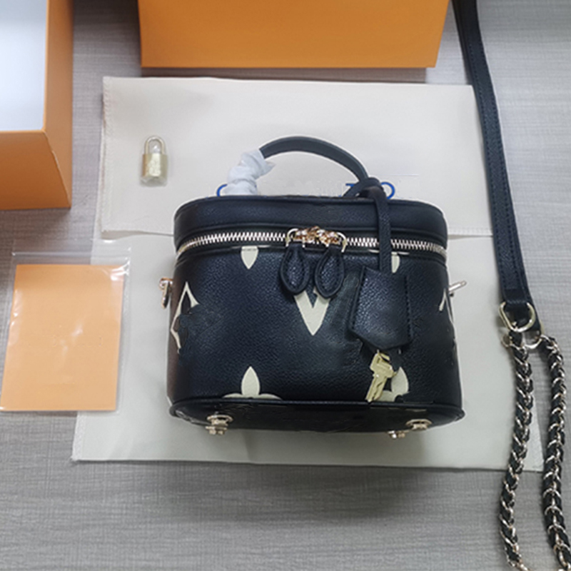 fashion Women Designer cosmetic bags organizer famous makeup bag travel pouch make up ladies cluch purses organizador toiletry zipper set high capacity letter bag, 44875-25x19x7cm2
fashion Women Designer cosmetic bags organizer famous makeup bag travel pouch make up ladies cluch purses organizador toiletry zipper set high capacity letter bag, 44875-25x19x7cm2