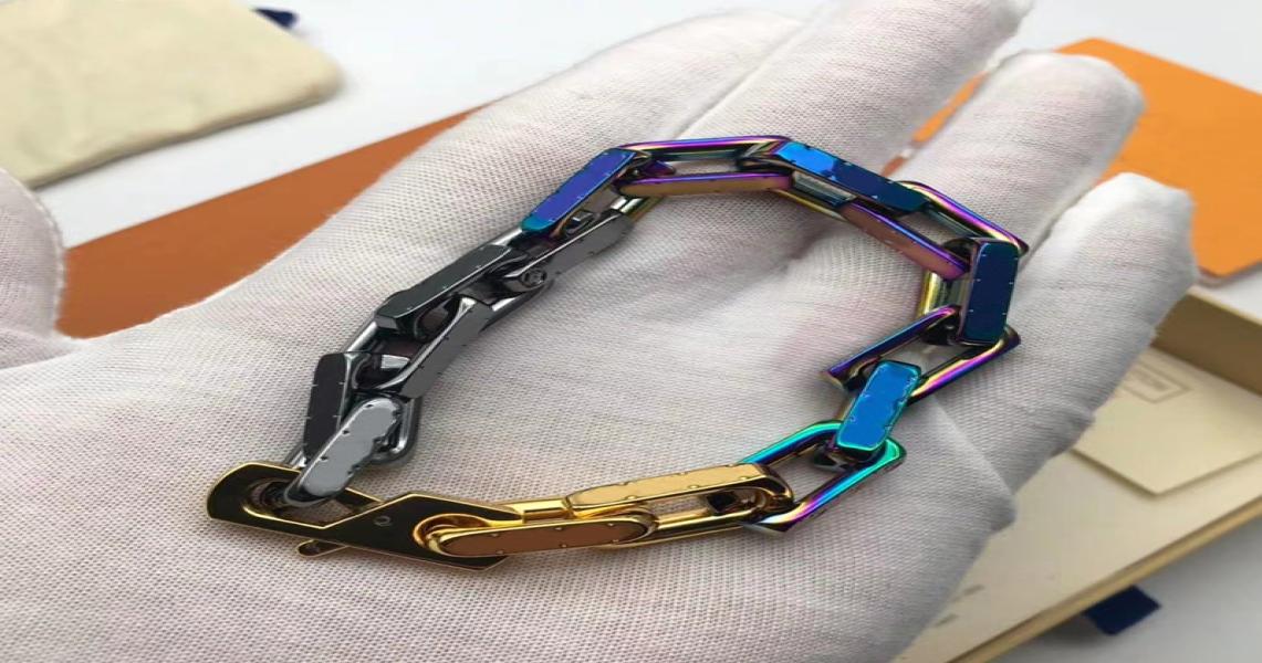 2022 new Chain domineering man bracelet designer couple jewelry high quality stainless steel bracelet for woman9634303
2022 new Chain domineering man bracelet designer couple jewelry high quality stainless steel bracelet for woman9634303