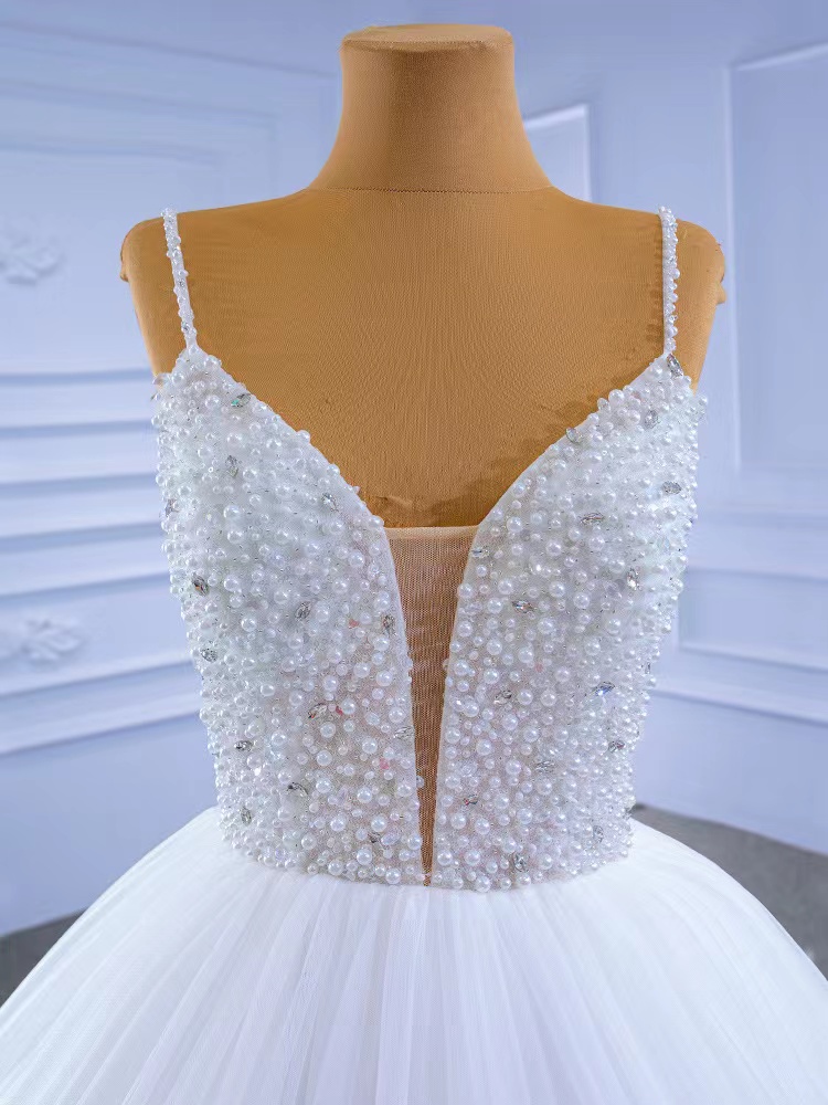 2023 Crystal Beading Wedding Dress With beaded big train A Line Bridal Gowns Sweep Train Arabic Aso Ebi Luxurious Beaded Crystals Wed Dresses