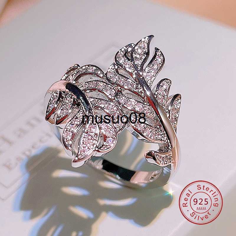 Band Rings 925 Silver Color Rings for Women Princess Propose Marriage Cubic Zirconia Feather Design Ring Romantic Bridal Wedding Bijoux J230602
Band Rings 925 Silver Color Rings for Women Princess Propose Marriage Cubic Zirconia Feather Design Ring Romantic Bridal Wedding Bijoux J230602