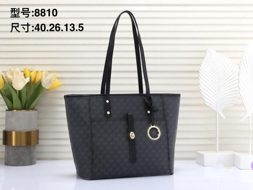 Classic lady Handbag luxury designer bag top quality Leather shopping crossbody shoulderbag Large capacity tote bag fashion Women M Letter clutch Messenger purse 1, 28
Classic lady Handbag luxury designer bag top quality Leather shopping crossbody shoulderbag Large capacity tote bag fashion Women M Letter clutch Messenger purse 1, 28