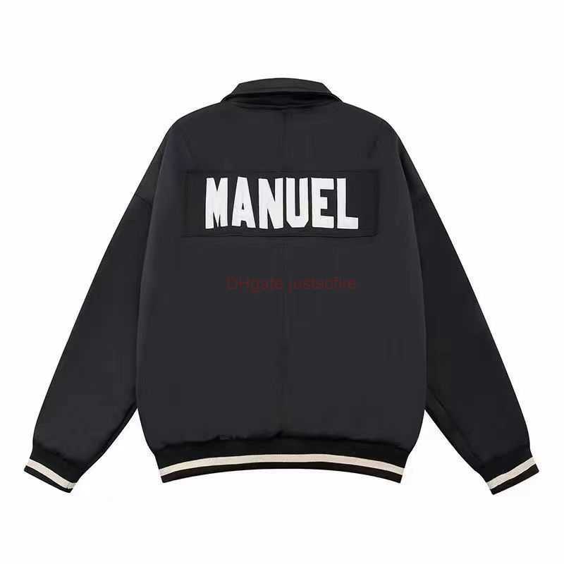 ESS Designer Clothing Fashion Casual Coats Fears Of God FOG Essen Season 5 Jacket Medal Embroidered Back Letter Coach Jacket High Street Mens Womens Jacket windbreak, Beige
ESS Designer Clothing Fashion Casual Coats Fears Of God FOG Essen Season 5 Jacket Medal Embroidered Back Letter Coach Jacket High Street Mens Womens Jacket windbreak, Beige