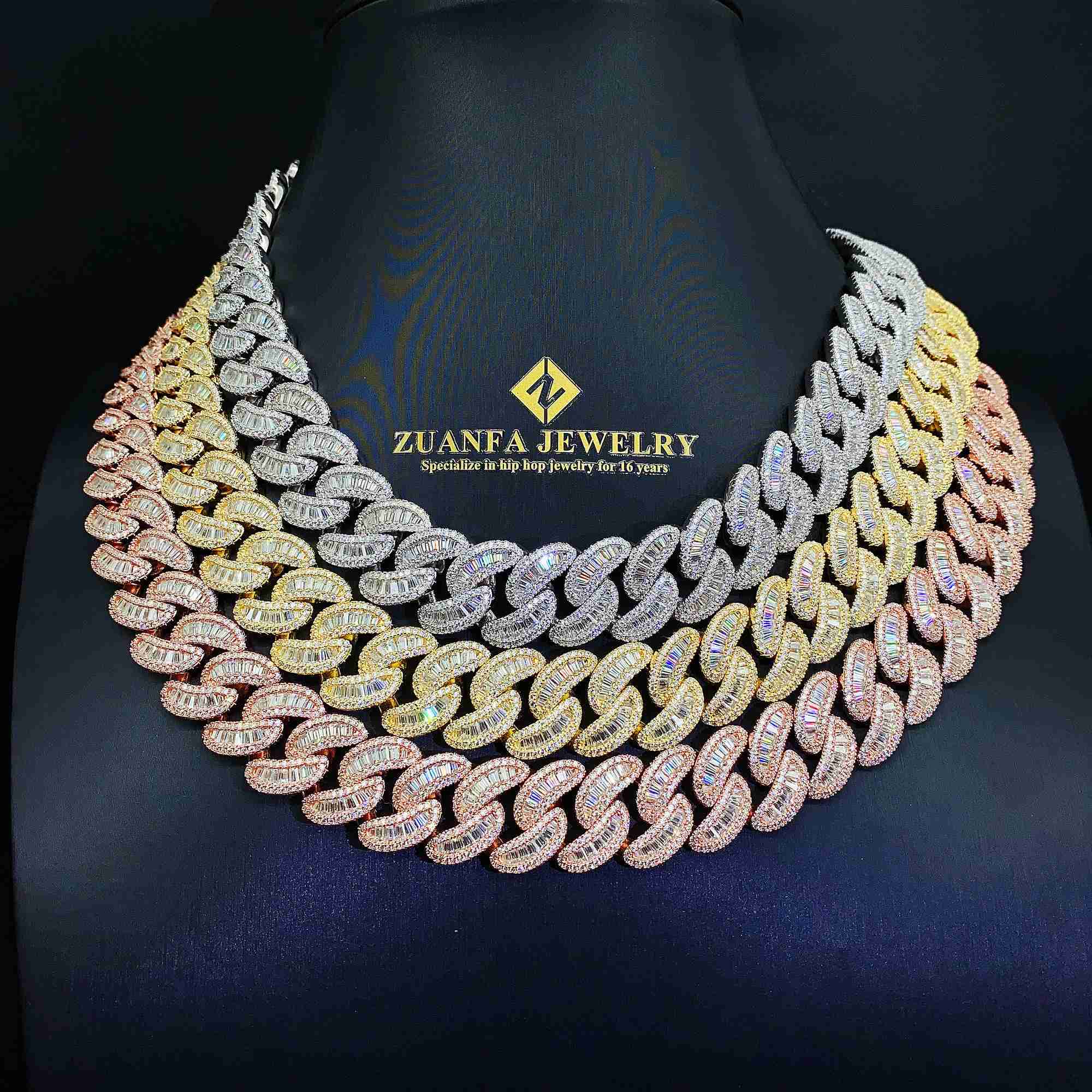 Custom Made Hip Hop Silver Cuban Link Chains White Gold Plated Baguette/emerald Cut Vvs Moissanite Diamond Iced Out Cuban Chain
Custom Made Hip Hop Silver Cuban Link Chains White Gold Plated Baguette/emerald Cut Vvs Moissanite Diamond Iced Out Cuban Chain