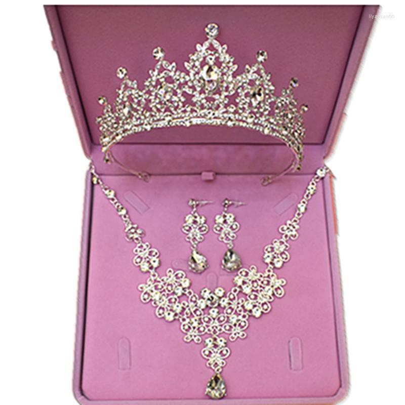 Headpieces Luxury Bridal Crystal Crown Three-piece Sets 2023 Fashion Butterfly Drop Choker Necklace Jewelry Wedding Earrings Accessorie
Headpieces Luxury Bridal Crystal Crown Three-piece Sets 2023 Fashion Butterfly Drop Choker Necklace Jewelry Wedding Earrings Accessorie