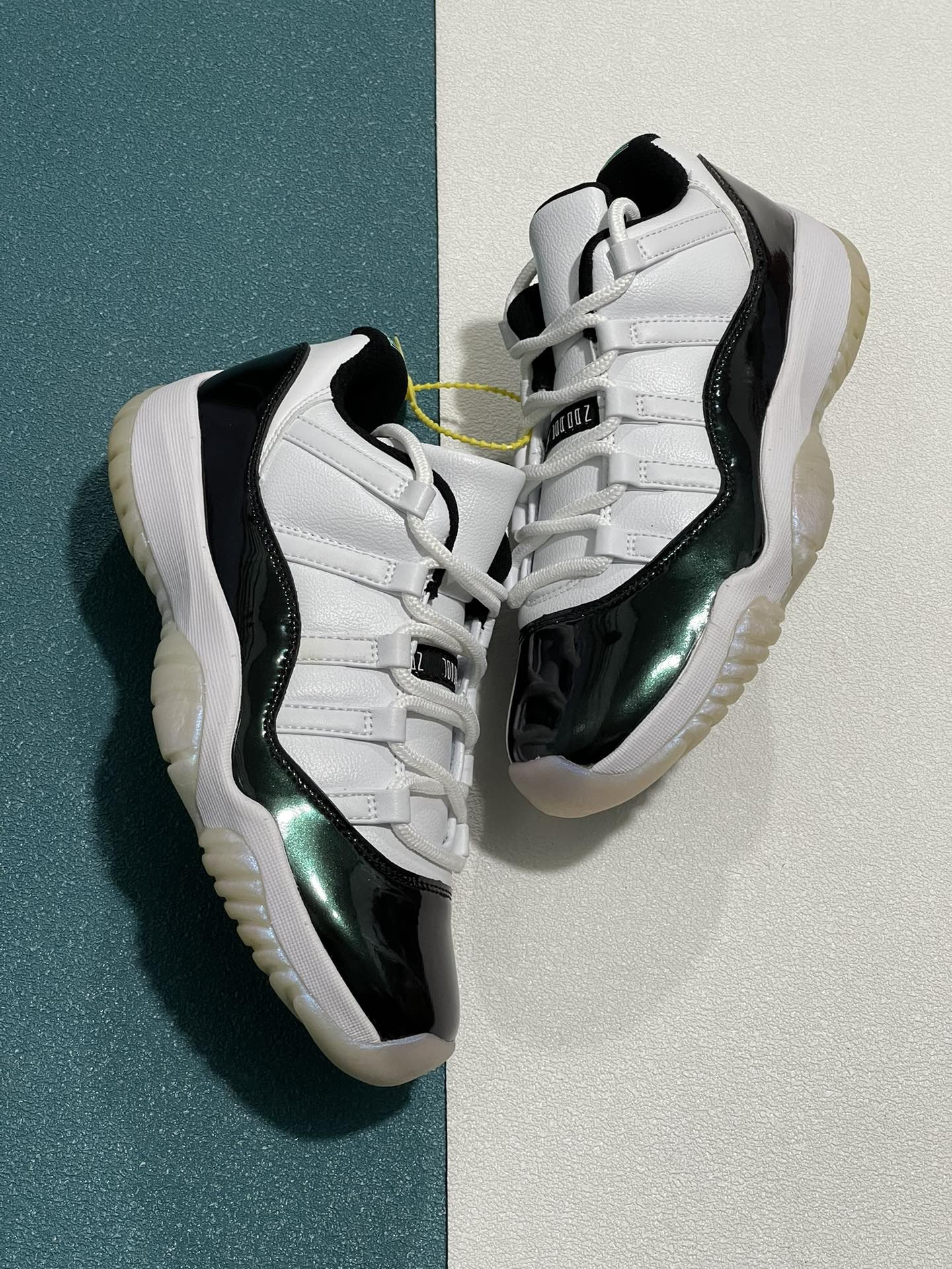To Buy Men Women 11s Easter Basketball Shoes Jumpman 11 Low Iridescent White Black Emerald Rise 2023 Lifestyle Casual Designer Sneakers
To Buy Men Women 11s Easter Basketball Shoes Jumpman 11 Low Iridescent White Black Emerald Rise 2023 Lifestyle Casual Designer Sneakers