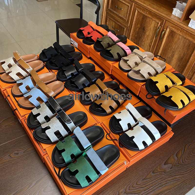 Top Quality Chypre Slippers Designer Sandals Beach Classic Flat Sandal Luxury Summer Lady Leather Flip Flops Men Women Slides Size 35-45, Color 1
Top Quality Chypre Slippers Designer Sandals Beach Classic Flat Sandal Luxury Summer Lady Leather Flip Flops Men Women Slides Size 35-45, Color 1