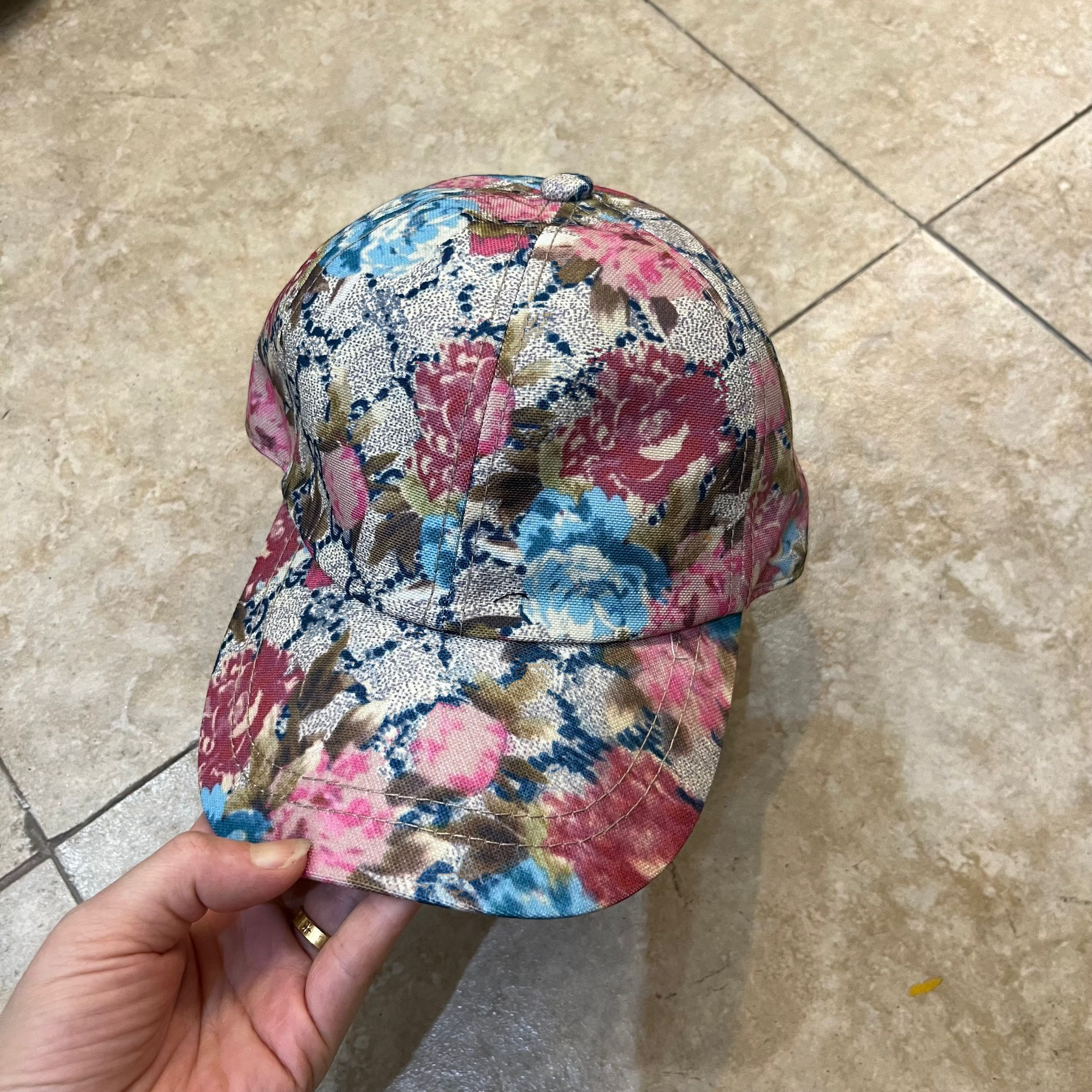 Fashion men's designer hat women baseball cap letter print hat letter letter summer fast shine sunlight embroidery C luxury hats, 06
Fashion men's designer hat women baseball cap letter print hat letter letter summer fast shine sunlight embroidery C luxury hats, 06