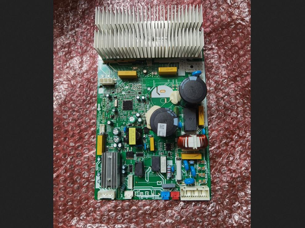 US-KFR-35W/BP3N1-(115V+RX62T+41560) board New
US-KFR-35W/BP3N1-(115V+RX62T+41560) board New