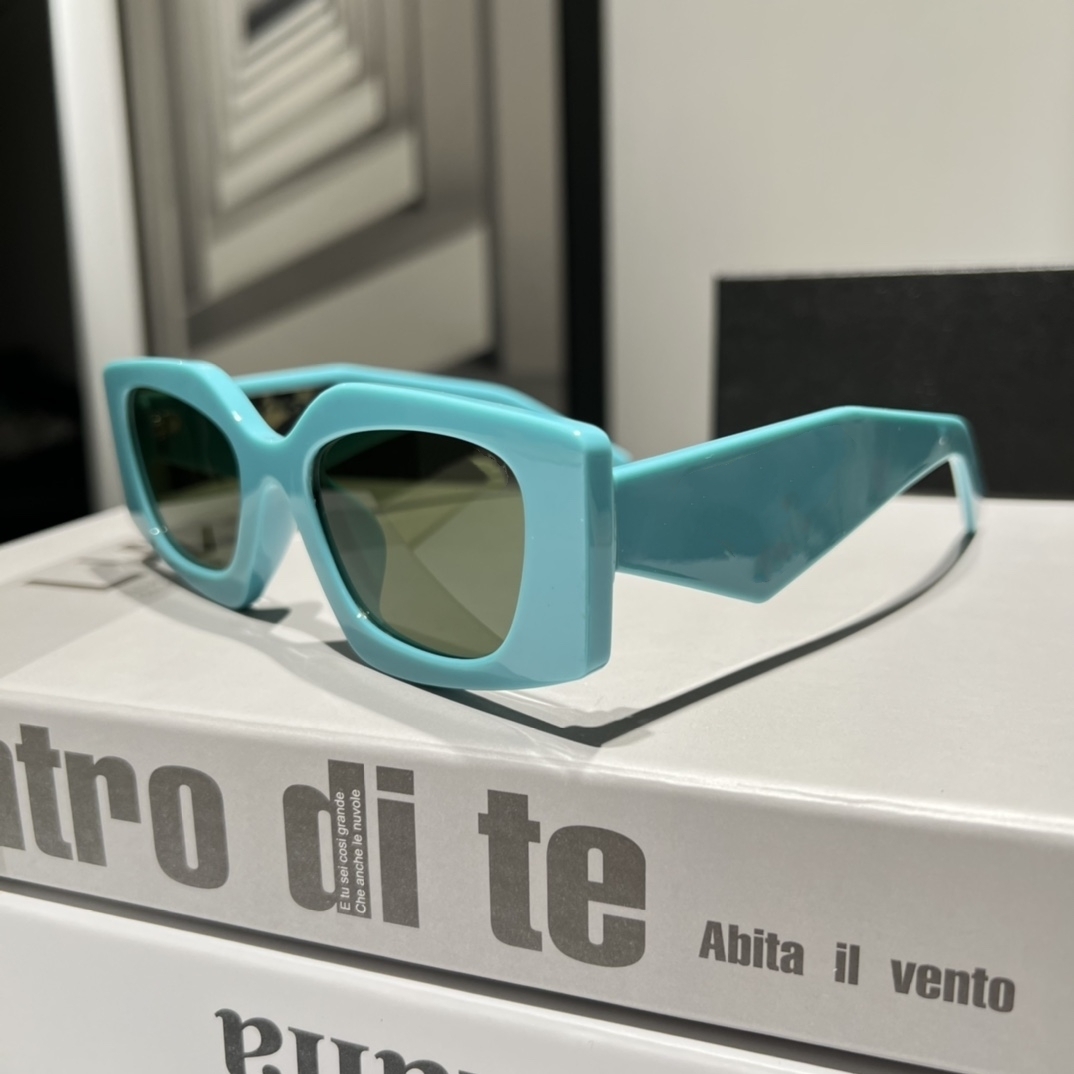 Fashion Designer Sunglasses high quality Classic Eyeglasses Goggle Outdoor Beach Sun Glasses For Man Woman 6 Color Optional Triangular signature With Gift Box
Fashion Designer Sunglasses high quality Classic Eyeglasses Goggle Outdoor Beach Sun Glasses For Man Woman 6 Color Optional Triangular signature With Gift Box