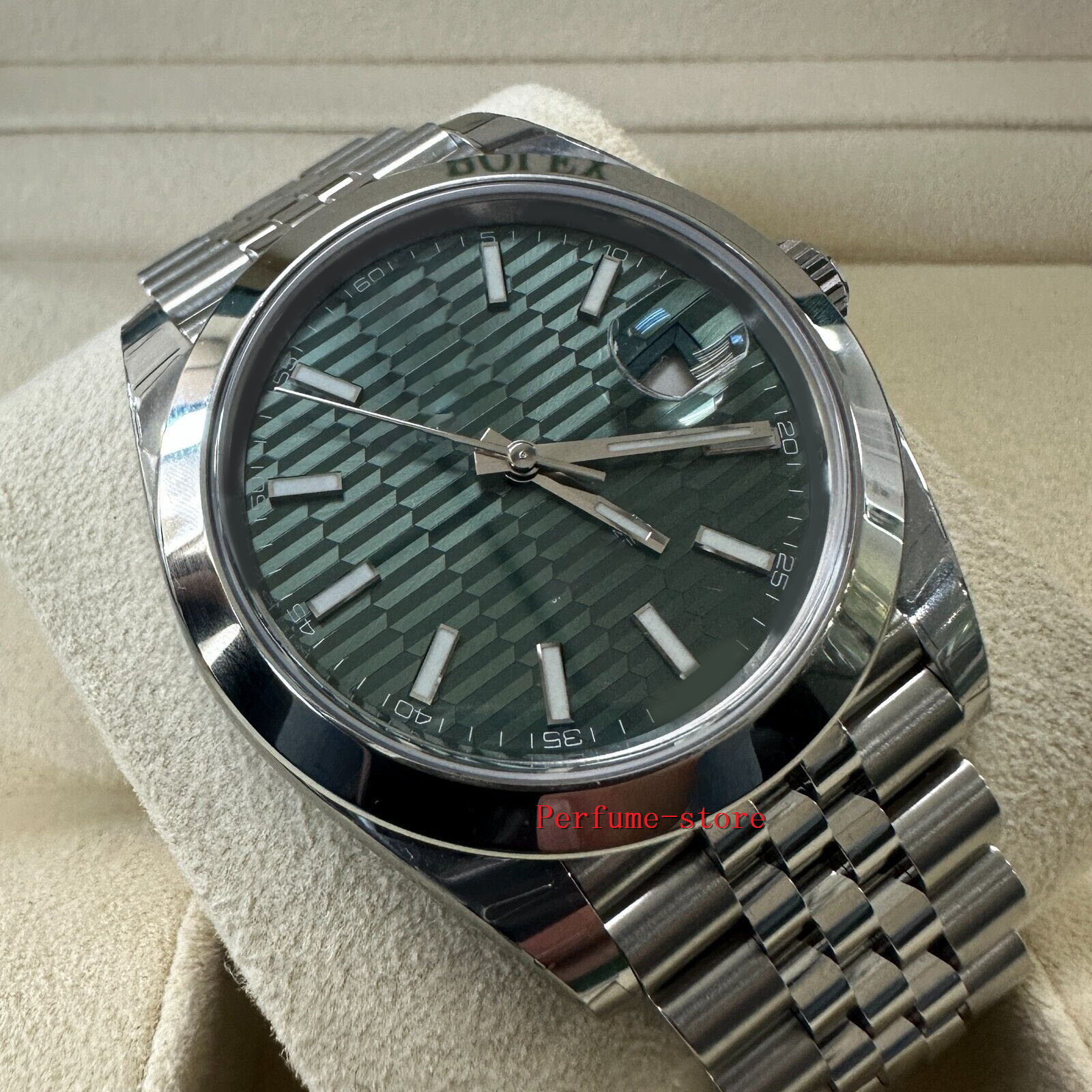 126300 Datejust 41 Green Motif Dial Smooth Bezel Jubilee Watch Fashion brand automatic waterproof sapphire men's watch
126300 Datejust 41 Green Motif Dial Smooth Bezel Jubilee Watch Fashion brand automatic waterproof sapphire men's watch