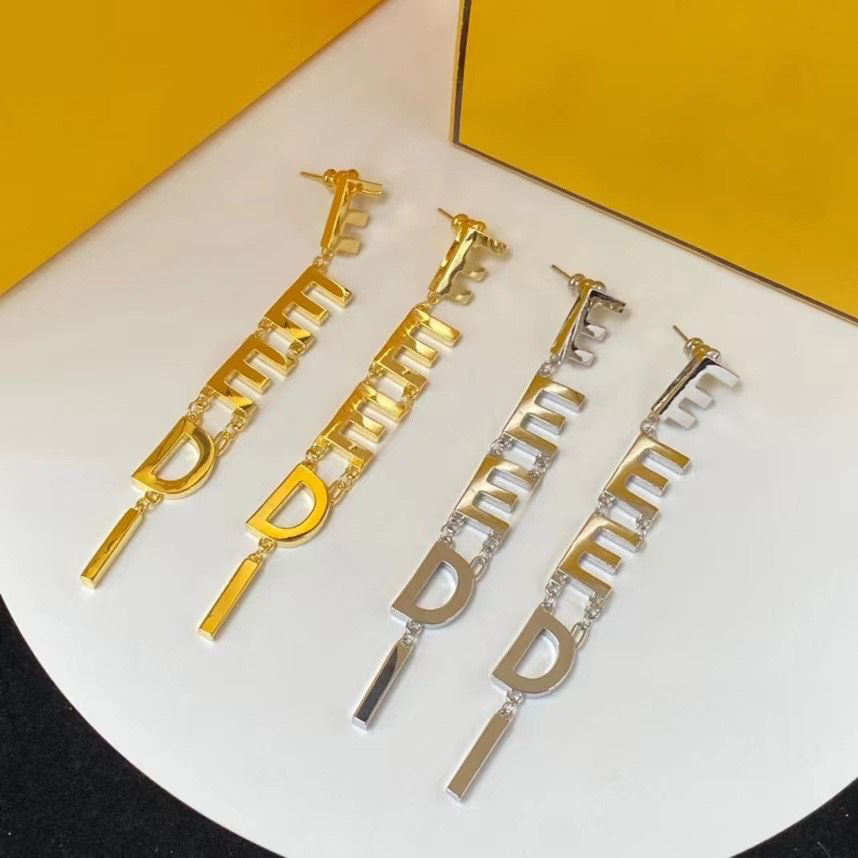 Women Designer Letters Earrings Dangle Gold Earings Silver Earring Stud Luxury Womans Jewelry Fashion Hoop Stud Earing Ornaments 23631D
Women Designer Letters Earrings Dangle Gold Earings Silver Earring Stud Luxury Womans Jewelry Fashion Hoop Stud Earing Ornaments 23631D