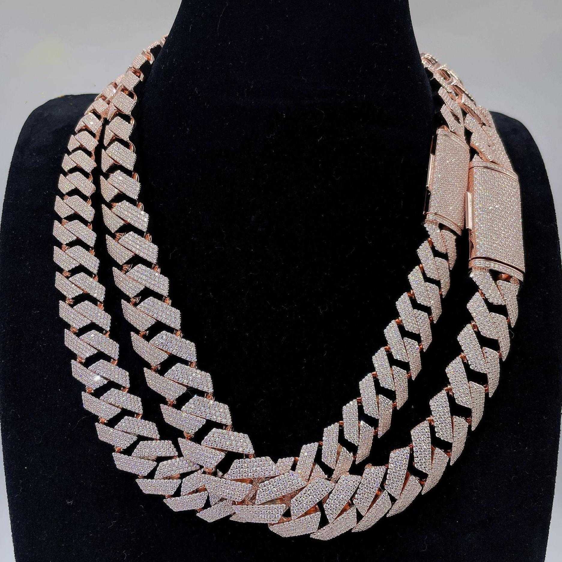Hip Hop 925 Sterling Silver VVS Moissanite Diamond Jewelry Cuban Link Chains Moissanite Necklace For Men Women
Hip Hop 925 Sterling Silver VVS Moissanite Diamond Jewelry Cuban Link Chains Moissanite Necklace For Men Women