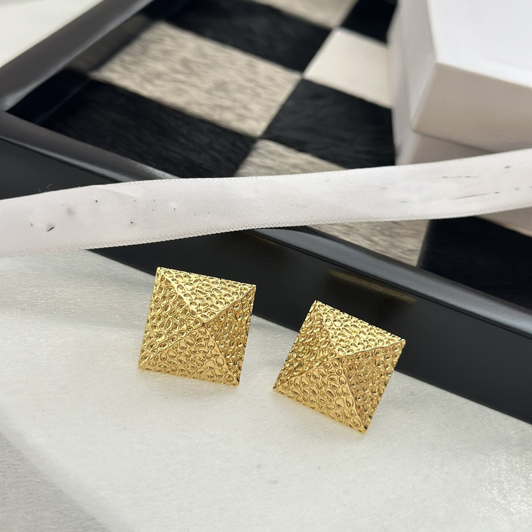 Designer V Logo Earring Charm Brand Stud Earing Women Fashion Hoop Jewelry Luxury Metal Crystal Pearl Earring Women's Gift Jeweler akxl1
Designer V Logo Earring Charm Brand Stud Earing Women Fashion Hoop Jewelry Luxury Metal Crystal Pearl Earring Women's Gift Jeweler akxl1