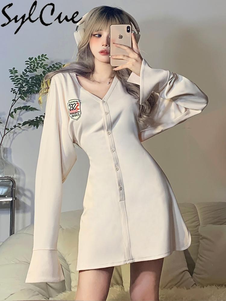 Dresses Sylcue Apricot Autumn New Product Casual Home Comfortable Supple Young Vitality Versatile Knitted Women's Long Button Dress, Beige
Dresses Sylcue Apricot Autumn New Product Casual Home Comfortable Supple Young Vitality Versatile Knitted Women's Long Button Dress, Beige