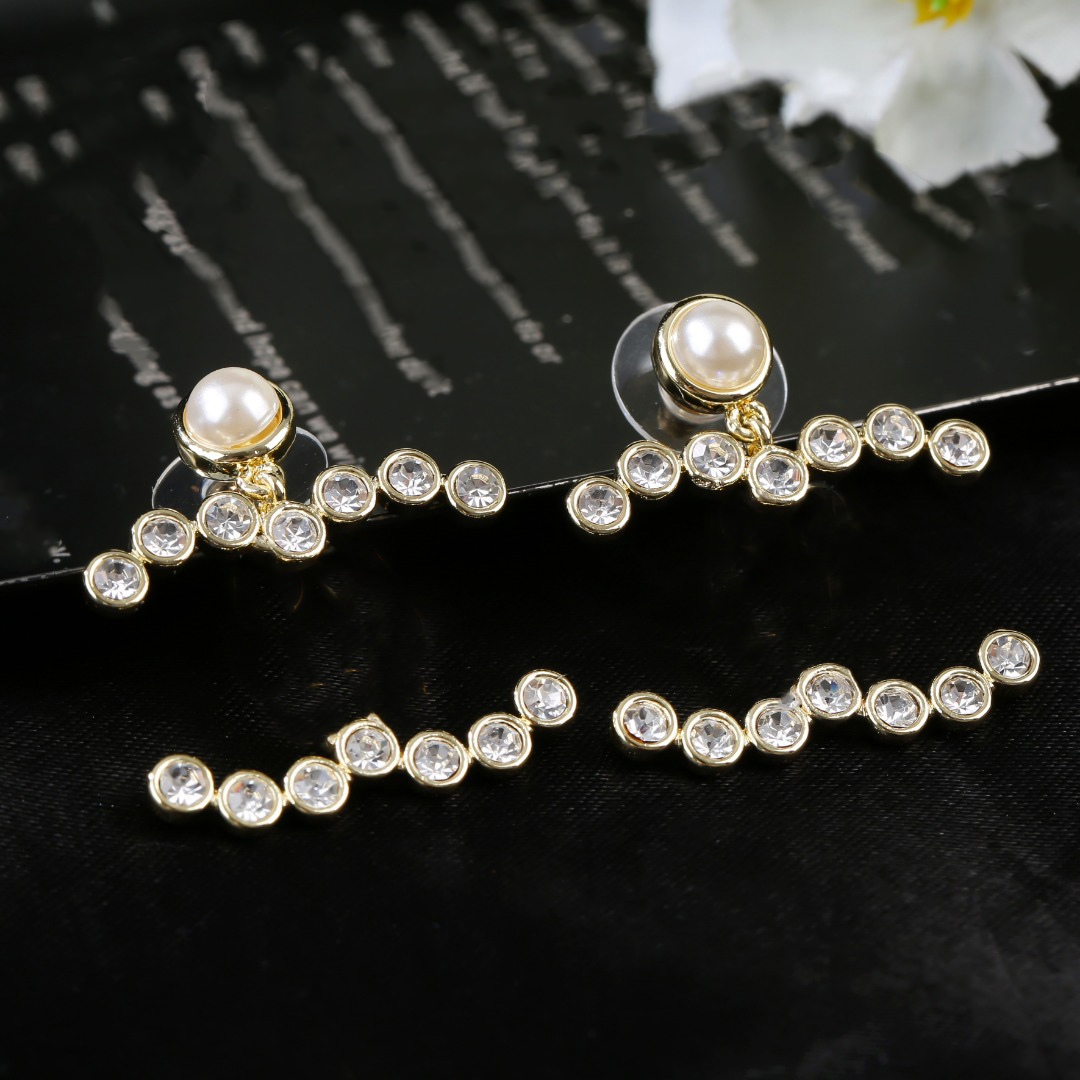 Fashion stud jewelry designers luxury ccity earrings orecchini plated silver womens earring trendy small gold letter designer Long earrings
Fashion stud jewelry designers luxury ccity earrings orecchini plated silver womens earring trendy small gold letter designer Long earrings