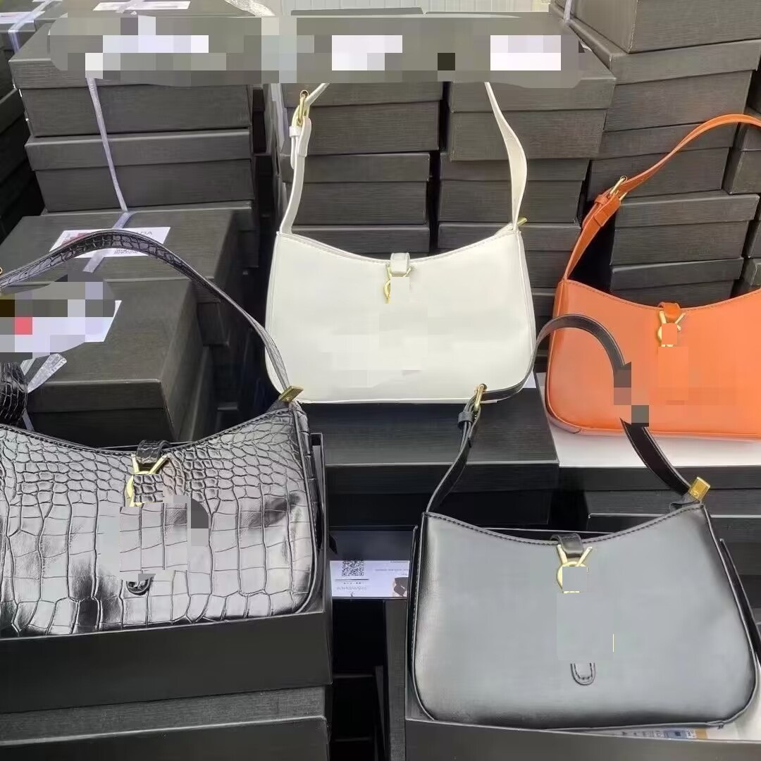 Brand Messenger Bags Summer new trendy all-match women messenger bag chain leather fashion grils samll shoulder bag wrist bags brown color Y65
Brand Messenger Bags Summer new trendy all-match women messenger bag chain leather fashion grils samll shoulder bag wrist bags brown color Y65