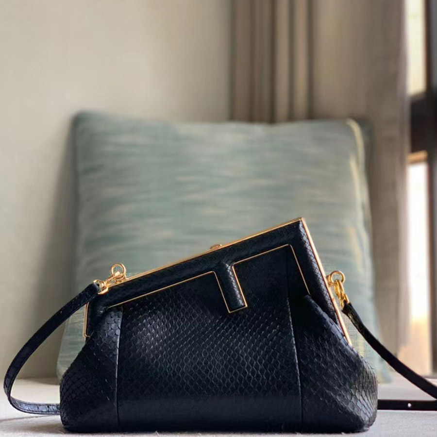 Designer Tote Bag Luxury Clutch Bag 26CM Genuine Leather Shoulder HandBag High Imitation Crossbody Bag With Box ZF004
Designer Tote Bag Luxury Clutch Bag 26CM Genuine Leather Shoulder HandBag High Imitation Crossbody Bag With Box ZF004