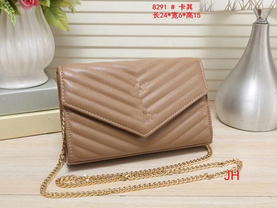 Luxury designer crossbody bag, women's leather bag, women's fashion leather bag, high-quality version, elegant and fashionable, full of European and American style, White
Luxury designer crossbody bag, women's leather bag, women's fashion leather bag, high-quality version, elegant and fashionable, full of European and American style, White