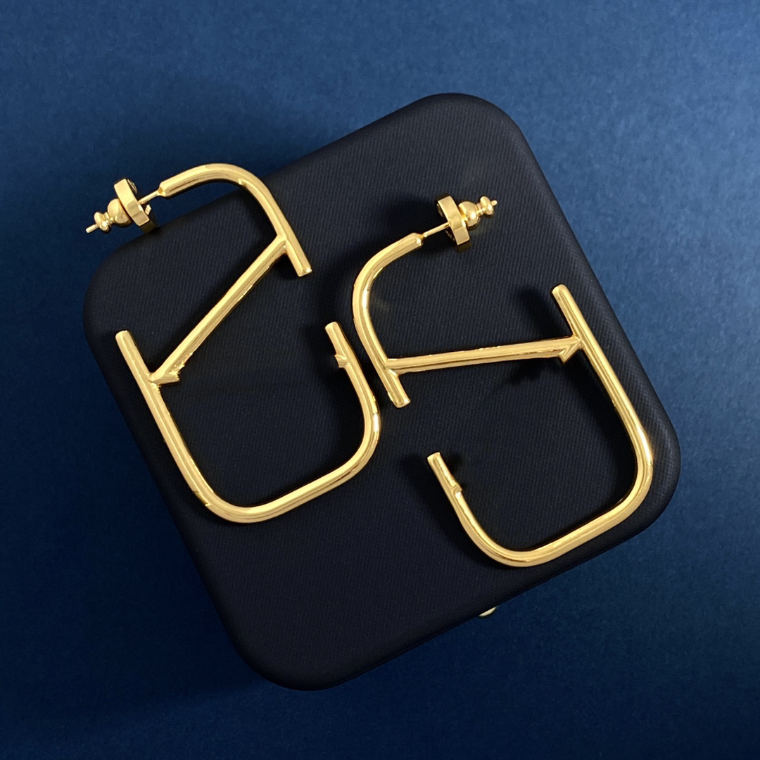 Designer Earring Charm V Logo Brand Fashion Hoop Jewelry Stud Earing Women Luxury Metal Crystal Pearl Earring Jeweler Women's Gifts oais
Designer Earring Charm V Logo Brand Fashion Hoop Jewelry Stud Earing Women Luxury Metal Crystal Pearl Earring Jeweler Women's Gifts oais