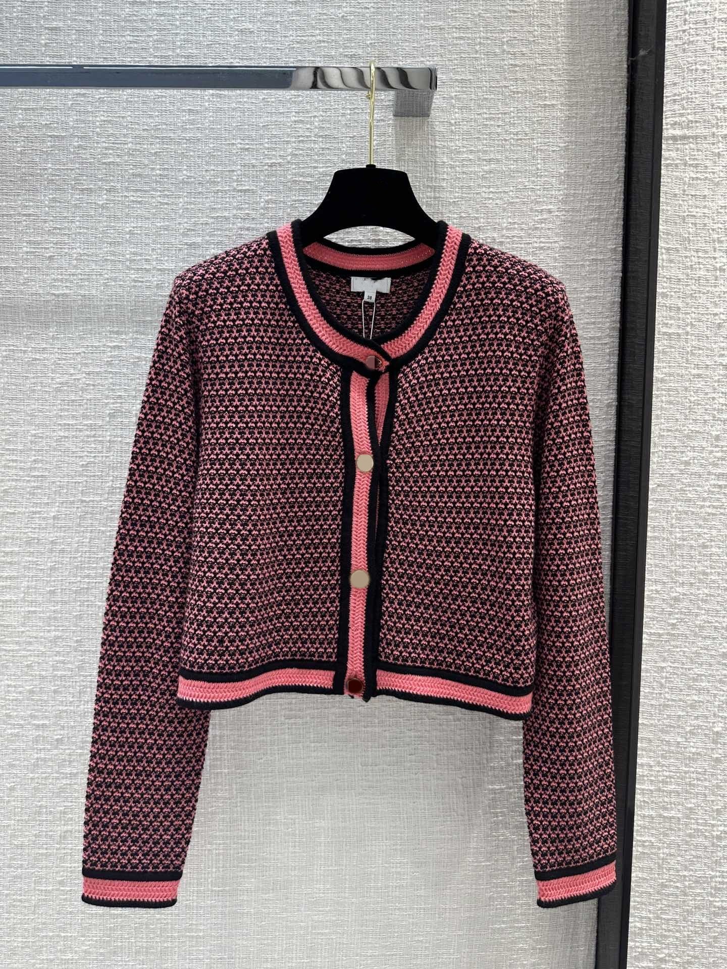 2023 New Autumn Milan Runway Sweaters O Neck Long Sleeve High End Jacquard Cardigan Women' Designer Tops 0603-1, Picture color
2023 New Autumn Milan Runway Sweaters O Neck Long Sleeve High End Jacquard Cardigan Women' Designer Tops 0603-1, Picture color
