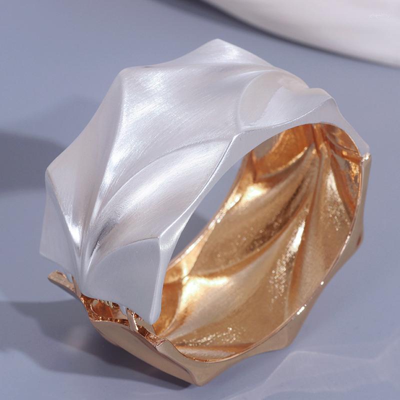 Bangle Trendy Simple Gold Silver Color Alloy Big Cuff Wide Bracelets For Women Charm Metal Bangles Jewelry Accessories
Bangle Trendy Simple Gold Silver Color Alloy Big Cuff Wide Bracelets For Women Charm Metal Bangles Jewelry Accessories