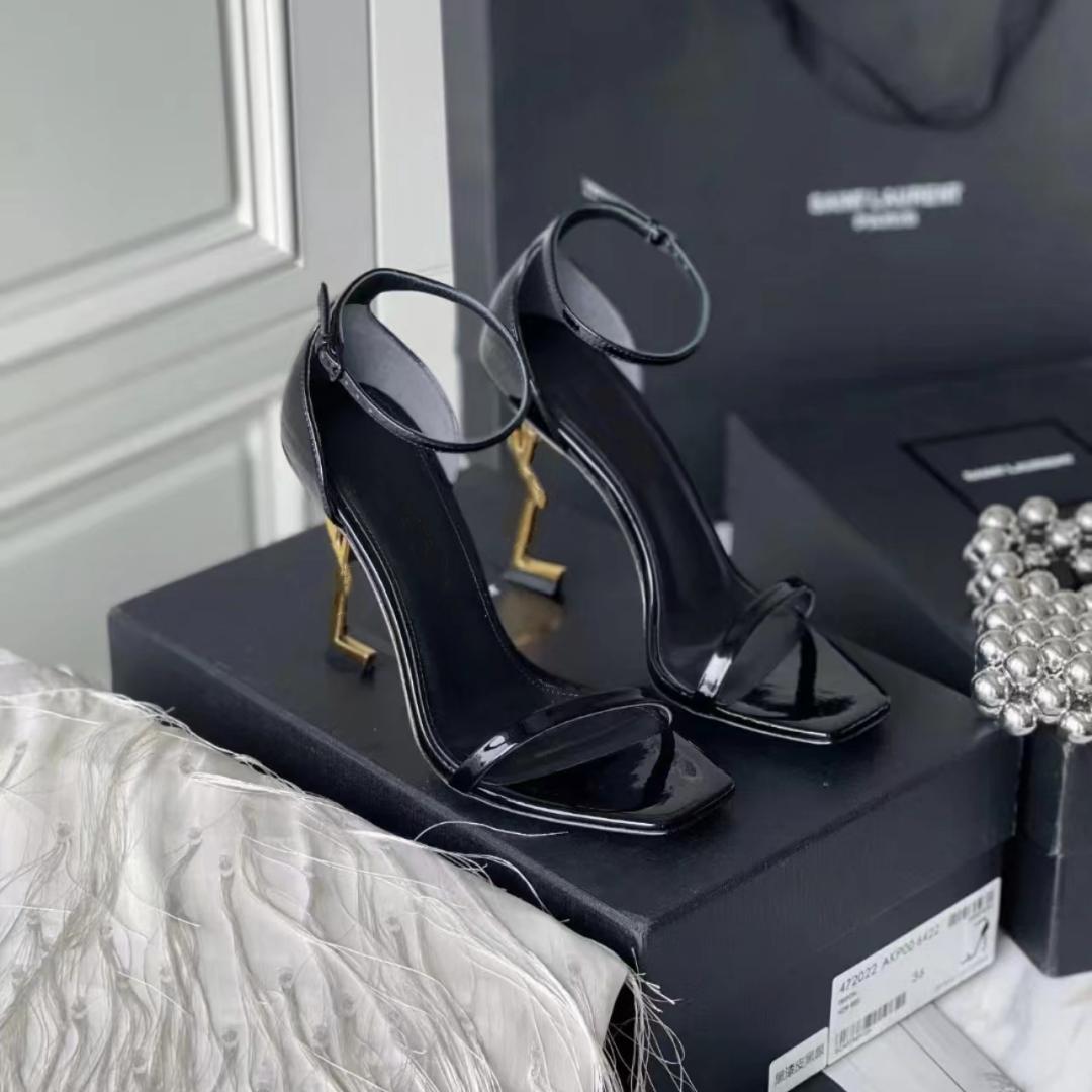 Classic summer women's shoes high-heeled sandals fashion beach thick-soled dress shoes letters ladies sandals genuine leather high-heeled wedding shoes 35-44, Color 15
Classic summer women's shoes high-heeled sandals fashion beach thick-soled dress shoes letters ladies sandals genuine leather high-heeled wedding shoes 35-44, Color 15