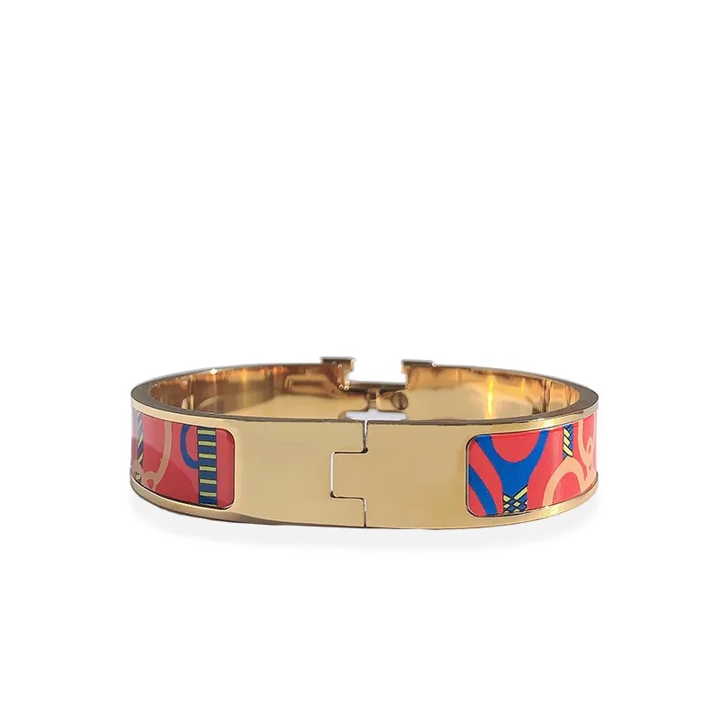 Leopard Enamel Bracelet Letter Buckle Bracelet Love Bracelet Fashion Jewelry Gift with Original Velvet bag
Leopard Enamel Bracelet Letter Buckle Bracelet Love Bracelet Fashion Jewelry Gift with Original Velvet bag