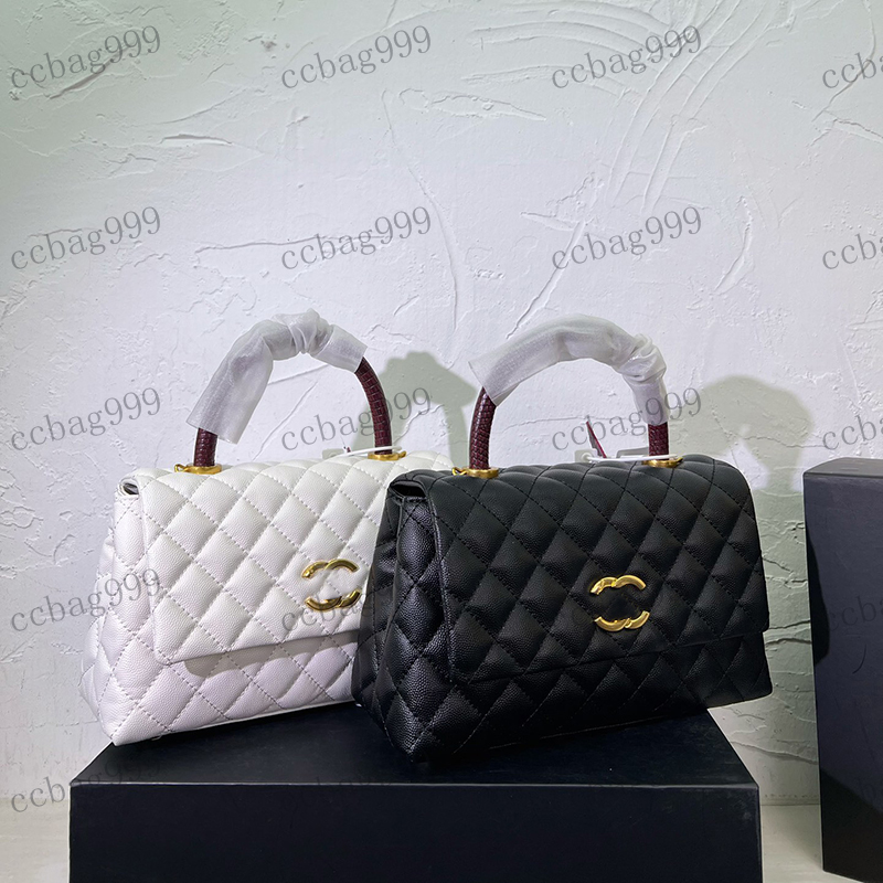 Designer Womens Shoulder Bag With Top Handle Handbag Ringer Leather Solid Color Women Bags Gold Metal Turn Buckle Thin Chain Crossbody Bags Makeup Box 24x15cm
Designer Womens Shoulder Bag With Top Handle Handbag Ringer Leather Solid Color Women Bags Gold Metal Turn Buckle Thin Chain Crossbody Bags Makeup Box 24x15cm