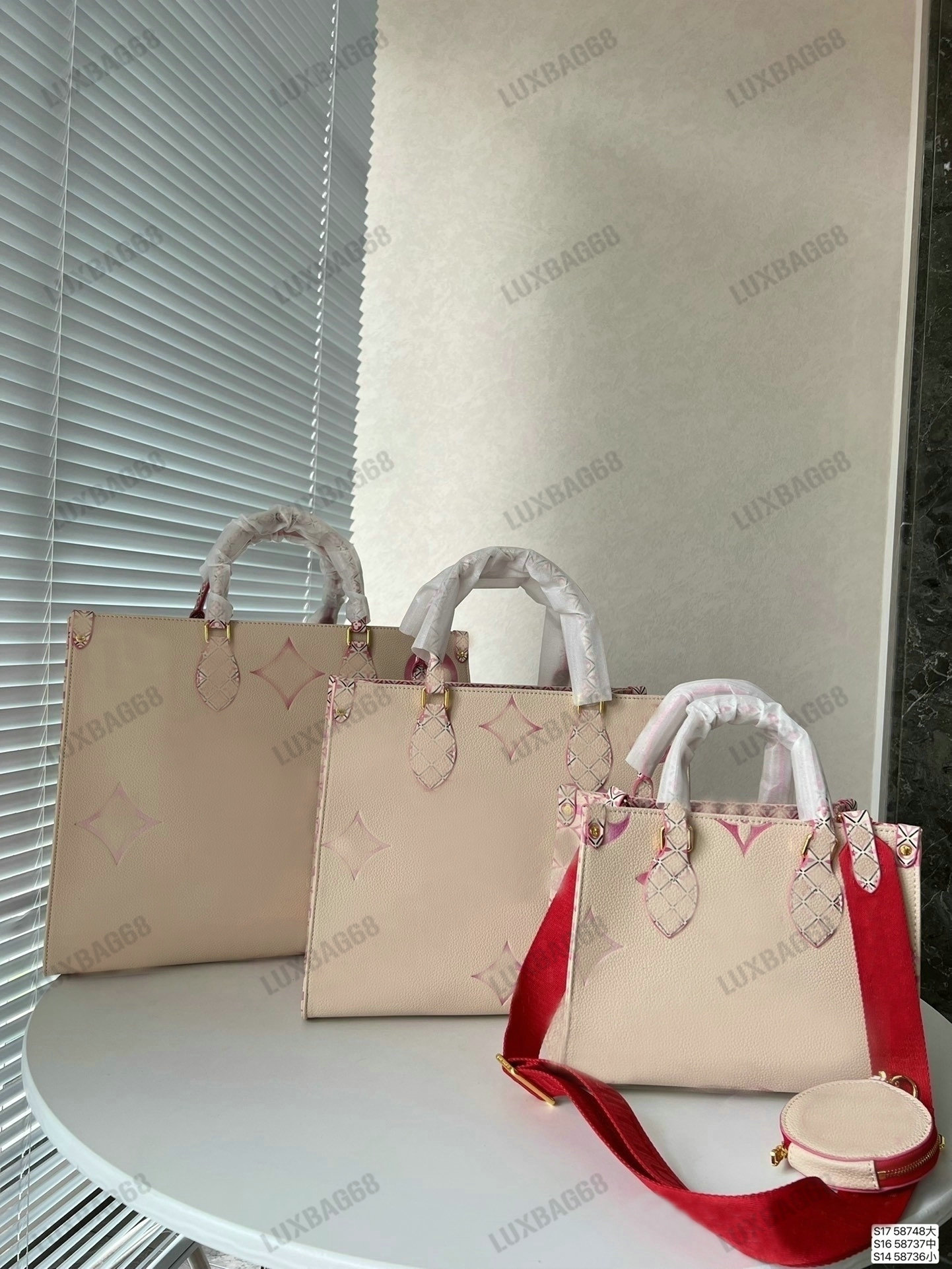 2023SS By The Pool Tote Bag ONTHEGO GM MM PM Handbag Womens Autres Toiles Monograms Flower prints Handle Bag Beige Pink Blue Casual Street Style ON THE GO Purse, #1
2023SS By The Pool Tote Bag ONTHEGO GM MM PM Handbag Womens Autres Toiles Monograms Flower prints Handle Bag Beige Pink Blue Casual Street Style ON THE GO Purse, #1