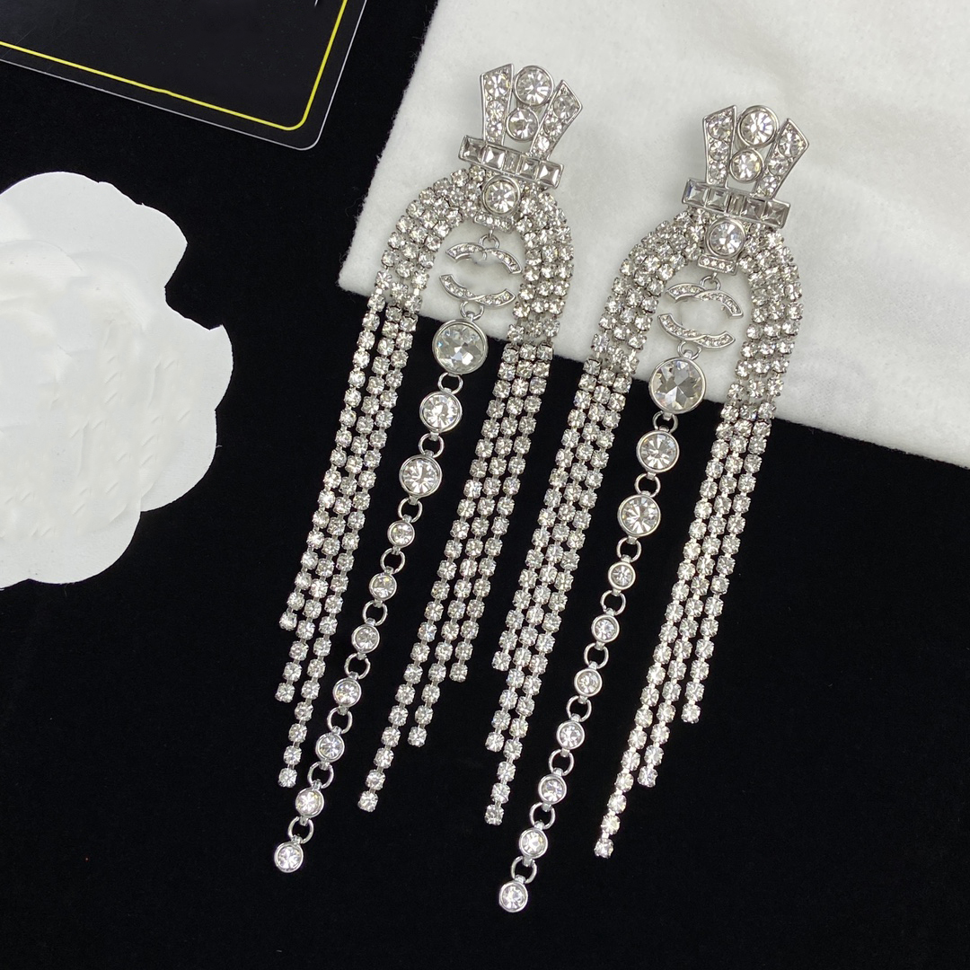 Fashion stud jewelry designers luxury ccity earrings orecchini plated silver womens earring trendy small gold letter designer Long earrings 77
Fashion stud jewelry designers luxury ccity earrings orecchini plated silver womens earring trendy small gold letter designer Long earrings 77
