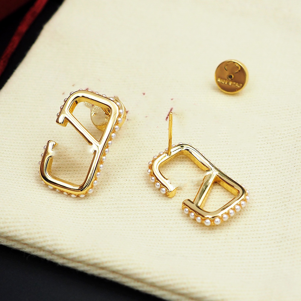 Designer V Logo Earring Charm Brand Stud Earing Women Fashion Hoop Jewelry Luxury Metal Crystal Pearl Earring Women's Gift Jeweler kahs
Designer V Logo Earring Charm Brand Stud Earing Women Fashion Hoop Jewelry Luxury Metal Crystal Pearl Earring Women's Gift Jeweler kahs
