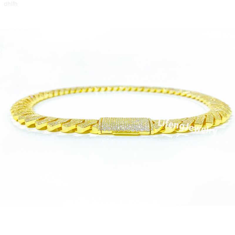 Custom Cuban Necklace 10k 15mm 20inch 4rows Moissanite Diamond Full Iced Out Cuban Link Chain for Hiphop Rapper
Custom Cuban Necklace 10k 15mm 20inch 4rows Moissanite Diamond Full Iced Out Cuban Link Chain for Hiphop Rapper