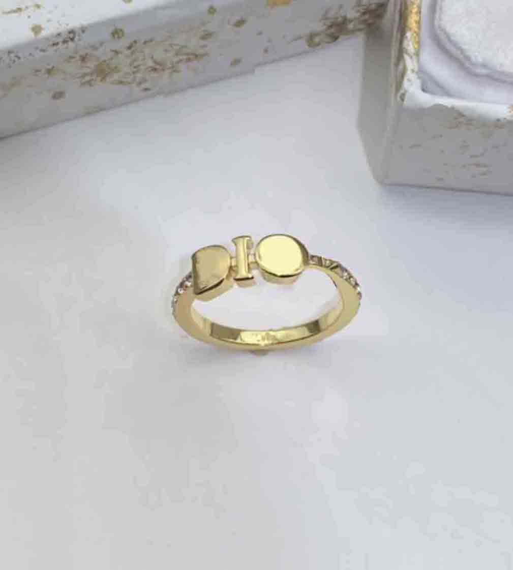 Brand Gold Plated Letter D Ring Fashion Pearl Ring Vintage Charms Rings for Wedding Party Vintage Finger Ring Costume Jewelry
Brand Gold Plated Letter D Ring Fashion Pearl Ring Vintage Charms Rings for Wedding Party Vintage Finger Ring Costume Jewelry