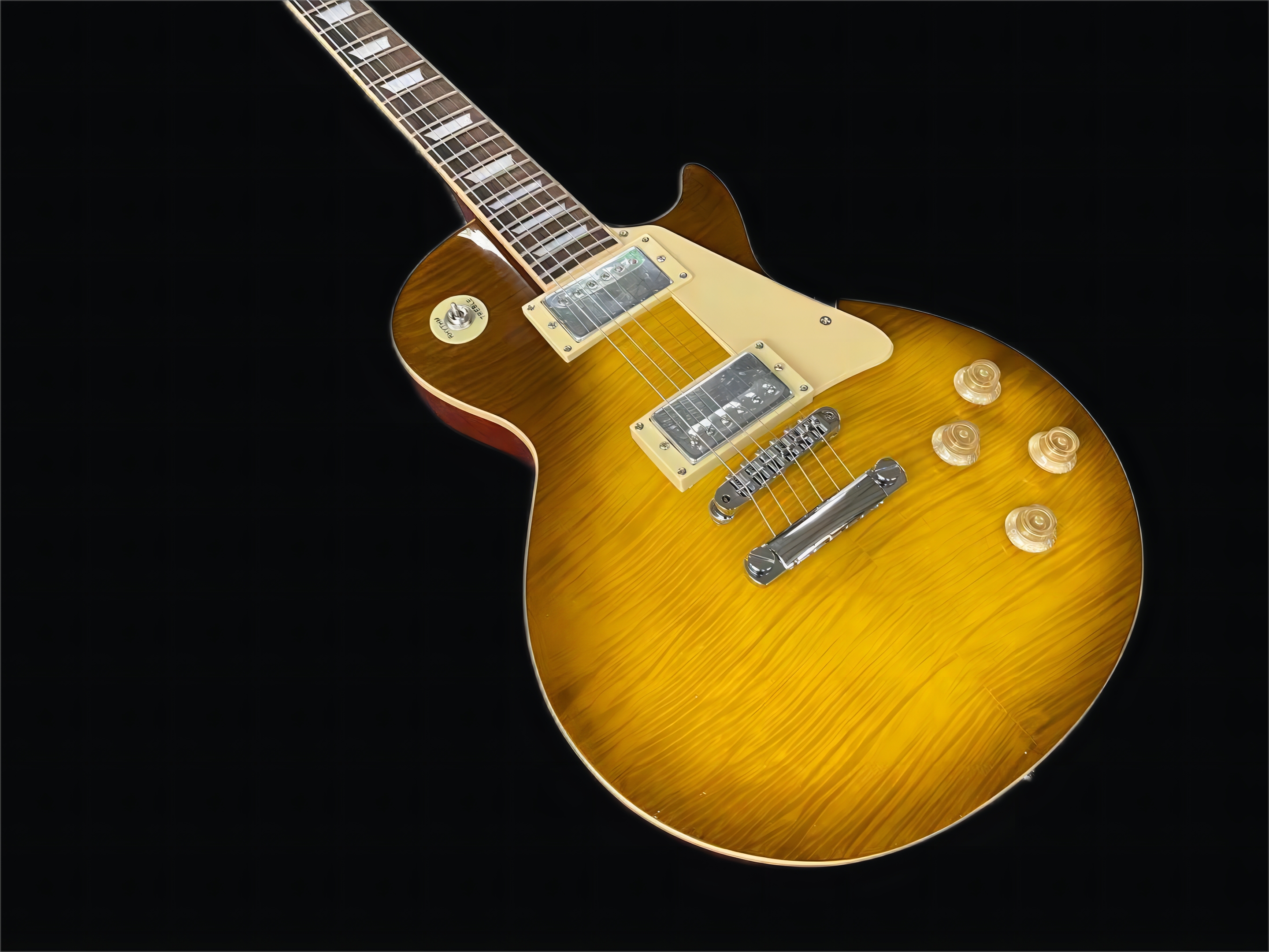Standard electric guitar one neck one body, Tiger Flame top mahogany body, auto tuning bridge, fretting connection
Standard electric guitar one neck one body, Tiger Flame top mahogany body, auto tuning bridge, fretting connection