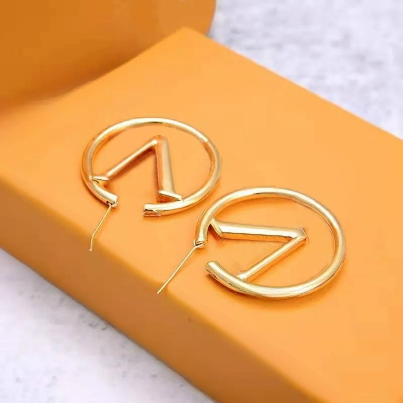 Luxury Brand Jewerlry Accessories Women Earrings Designers Letter Ear Stud Gold Silver Plated Geometric for Wedding Party
Luxury Brand Jewerlry Accessories Women Earrings Designers Letter Ear Stud Gold Silver Plated Geometric for Wedding Party