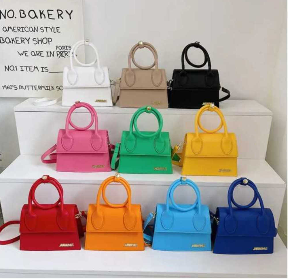 Top Quality Handbags Women PU Leather Shoulder Bags Luxurys Brand Letter France jaquemus Handbag small Bag Fashion Women's Handbag Designer Evening Crossbody Bag
Top Quality Handbags Women PU Leather Shoulder Bags Luxurys Brand Letter France jaquemus Handbag small Bag Fashion Women's Handbag Designer Evening Crossbody Bag