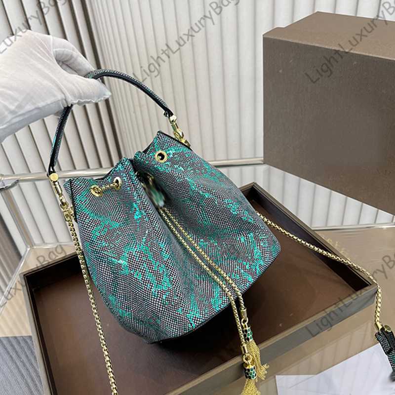 Designer Bucket Bag Metal Tassel Shoulder Bags Fashion Chain CrossBody Wallets Women Snake-head Luxury Brand Handbags Classic Female Purses 230603, Style1
Designer Bucket Bag Metal Tassel Shoulder Bags Fashion Chain CrossBody Wallets Women Snake-head Luxury Brand Handbags Classic Female Purses 230603, Style1