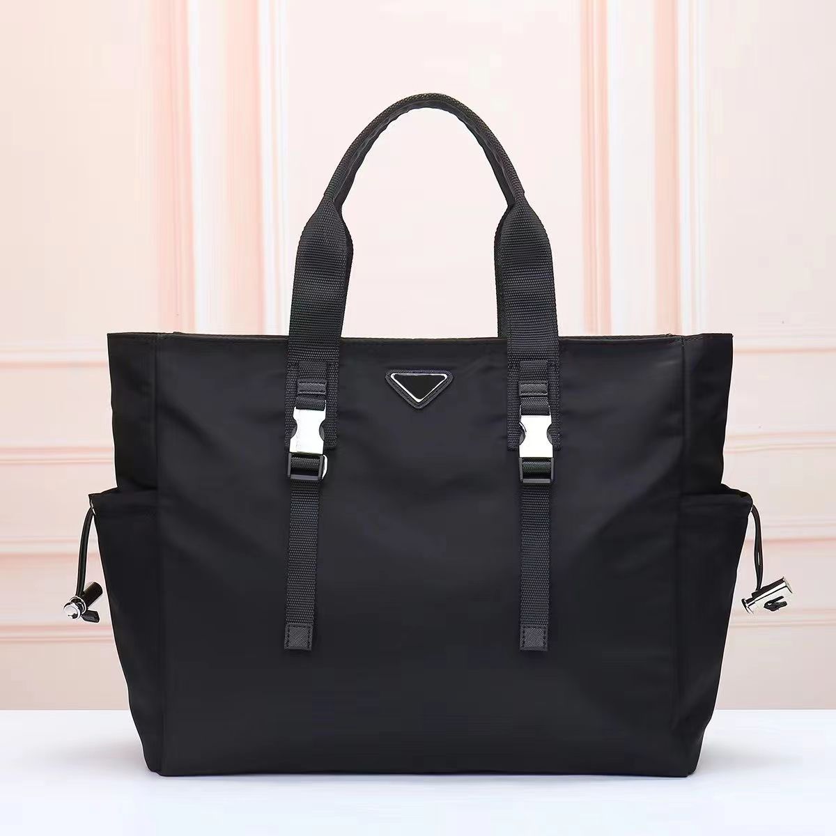 men's and women's shopping bags, black waterproof nylon cloth handbag, travel bag, large capacity tote bag, exquisite one shoulder crossbody bag, handbag, women's bag
men's and women's shopping bags, black waterproof nylon cloth handbag, travel bag, large capacity tote bag, exquisite one shoulder crossbody bag, handbag, women's bag